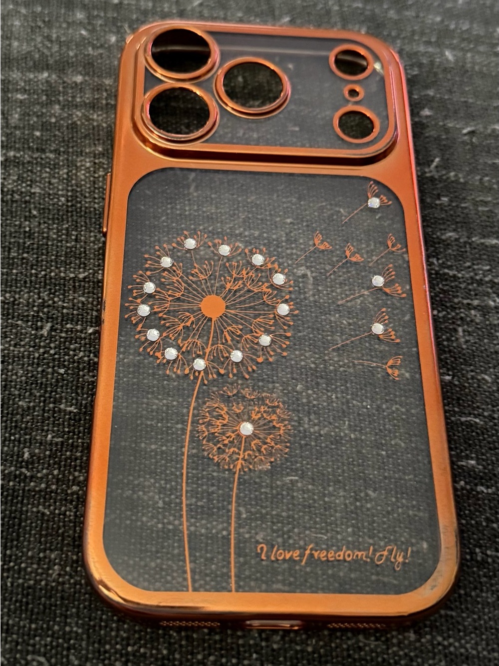 Really cute iphone17 PRO phone cover like new